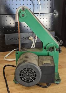 lot 116 image: Central Machinery 1 x 30 Belt Sander