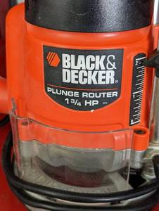 lot 118 image: Black and Decker Plunge Router