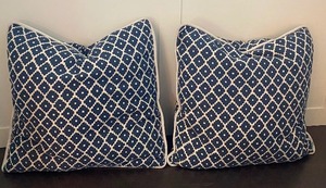 lot 131 image: Pair of Accent Pillows