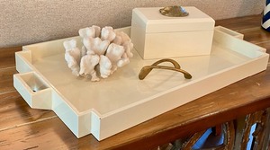 lot 136 image: Lovely Home Decor Grouping