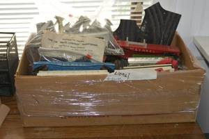 Vintage Lionel Santa Fe Train sets with tracks and control