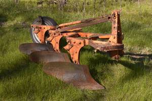 lot 7 image: Three Bottom Plow