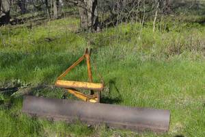 lot 8 image: Heavy Duty 3 point 7 blade Model AB100