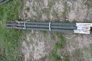 lot 52 image: qty of 5 new T posts