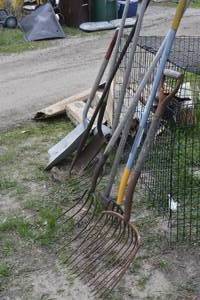 lot 53 image: lot of hand tools