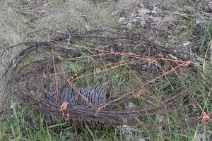 lot 93 image: lot of barbed wire