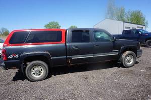 2003 Chevrolet 1500 HD 4 x 4 Pick Up Truck