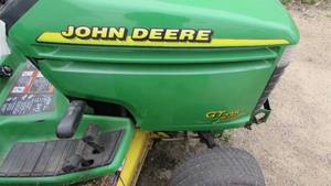 lot 29 image: 48 John Deere GT235 Lawn Mower With Bagger and Snow Blower