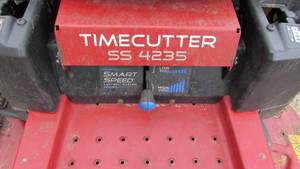 lot 35 image: Toro 42 Time Cutter Zero Turn Lawn Mower