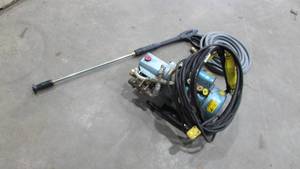 lot 46 image: 1500 PSI Electric Pressure Washer With Wand and Hose