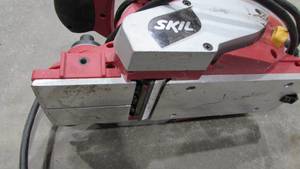 lot 4 image: Skil Wood Planer