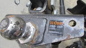lot 15 image: Curtis Weight Distribution Hitch