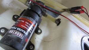 lot 79 image: 12 Volt Sprayer With Hand Wand