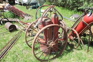 lot 263 image: Vintage Fire Cart with Tank and Hose