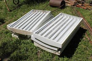 lot 268 image: Lot of (8) Fluorescent Light Fixture 6-lamp