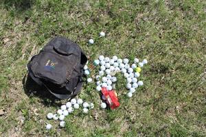lot 273 image: Lot of (1 Backpack) Golf Balls