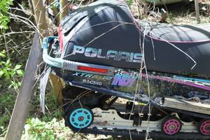 lot 276 image: Polaris Indy 500 Snowmobile