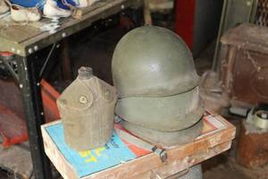 lot 353 image: Lot of (3) Vintage Army Helmets with Flash, Shovel