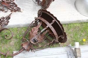lot 357 image: Lot of (2) Wall-Mount Exterior Light Fixtures