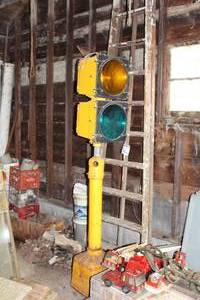lot 362 image: Vintage Stop Light