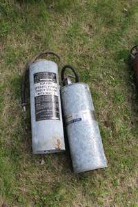 lot 405 image: Lot of (2) Vintage Fire Extinguisher