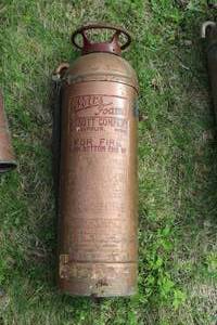 lot 411 image: Vintage W.S. Nott Co Notts Foam Fire Extinguisher
