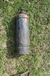 lot 415 image: Vintage H.W. Johnson Success Fire Extinguisher