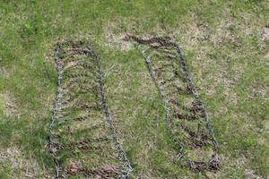 lot 427 image: Lot of (1 Set) Tire Chains