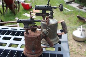 lot 432 image: Lot of (2) Vintage Torches