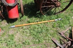 lot 456 image: Link Stick