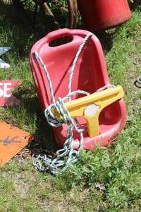 lot 455 image: Fisher Price Childrens Plastic Swing
