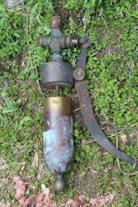 lot 484 image: Vintage Pump