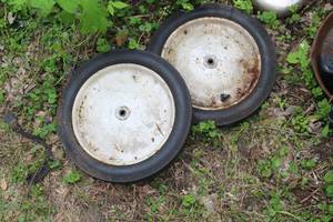 lot 498 image: Lot of (2) 12 Utility Wheels