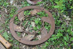 lot 504 image: Vintage Metal Wall Plaque