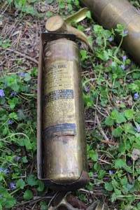 lot 519 image: Vintage Stop-Fire Redi-Grip AC-20 Carbon tetrachloride Dry Air Fire Extinguisher