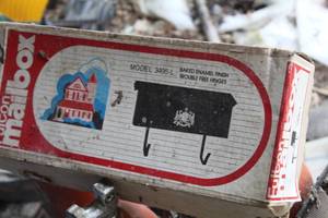lot 539 image: Fulton 3495-L Metal Mailbox (in original box)
