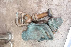 lot 550 image: Lot of (2) Vintage Brass Water Hose Nozzles