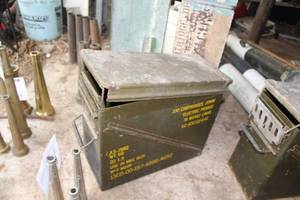 lot 559 image: Metal 100 Cartridges, 20mm Electric Primed in M14A2 Links Ammo Box