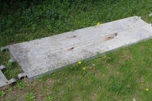 lot 198 image: Aluminum Scaffolding Platform