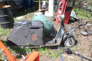 lot 210 image: Cushman Scooter