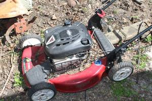 lot 213 image: Toro Recycler 190cc Push Lawn Mower
