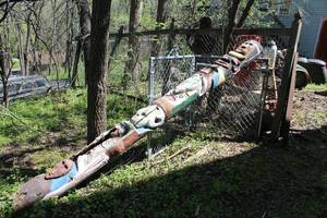 lot 214 image: Totem Pole