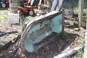 lot 221 image: Vintage Metal Bathtub