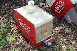 lot 228 image: Vintage Coca-Cola Dispenser