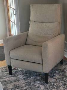 lot 31 image: Modern Reclining Armchair