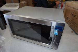 2.2 Cu Ft Stainless Microwave - Dented