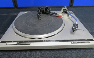 TECHNIC QUARTZ TURNTABLE