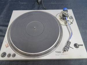 TECHNICS TURNTABLE SL-1800