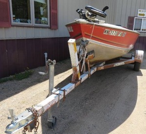 16 LUND FISHING BOAT  TRAILER  50HP MERCURY MOTOR
