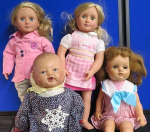 4 VINTAGE DOLLS